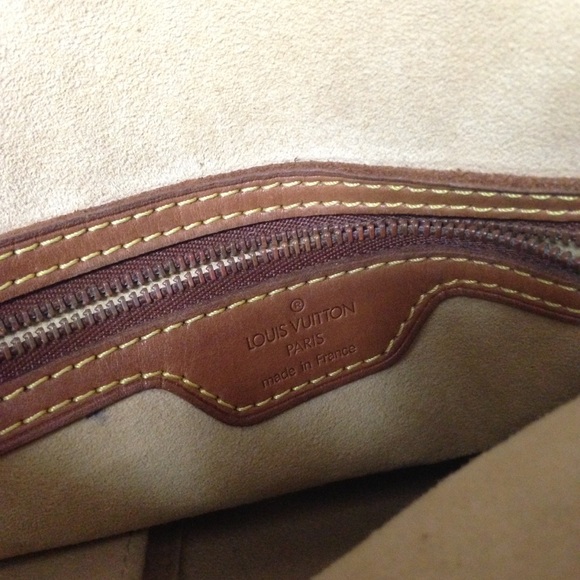 Louis Vuitton Brown Mono Canvas Shoulder Bag - Picture 9 of 14